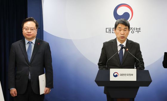 이주호 "2026학년도 의대 정원 '원점' 협의…의대생 돌아와 달라"