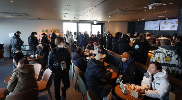 '북녘당 보며 즐기는 커피' 핫플로 떠오른 김포 애기봉