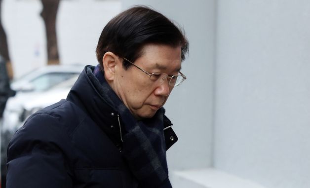 박종준 전 경호처장, 굳은표정으로 국수본 출석