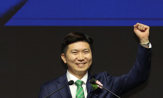 당선소감 밝히는 유승민 대한체육회장 당선인