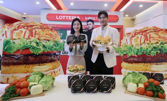 롯데리아, 출시 10주년 기념 '모짜렐라 버거' 2종 맛 보세요