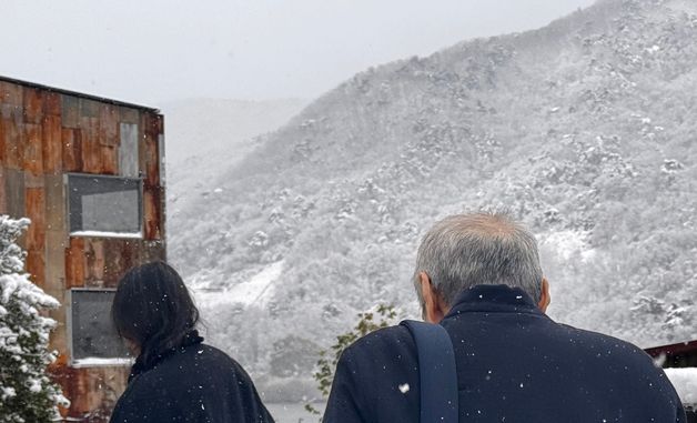 엄마 아빠 되는 홍상수 감독·김민희