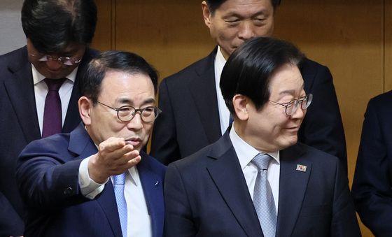 조용병 은행연합회장 '이쪽으로'