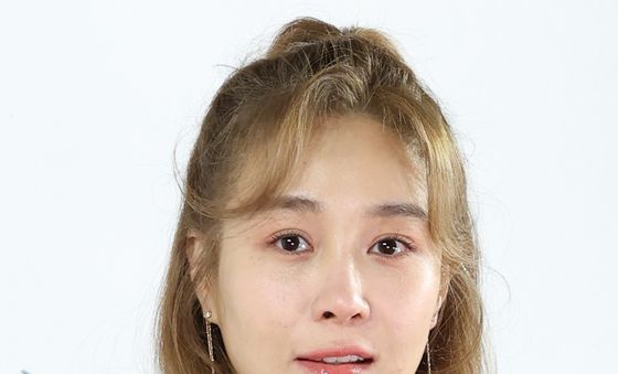 옥주현 '검은 수녀들' VIP 시사회 참석