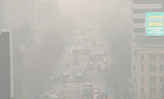 오늘 미세먼지 '나쁨' 마스크 챙기세요