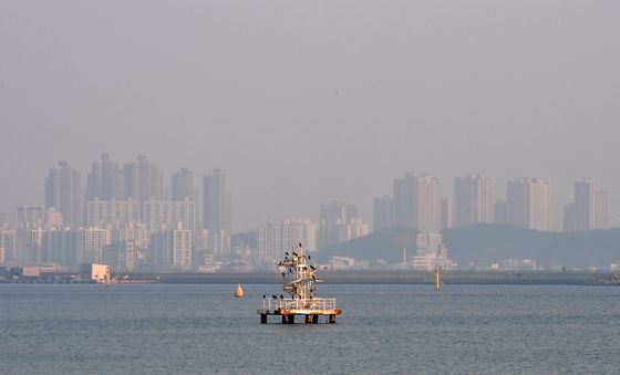 잿빛 하늘이 된 포항