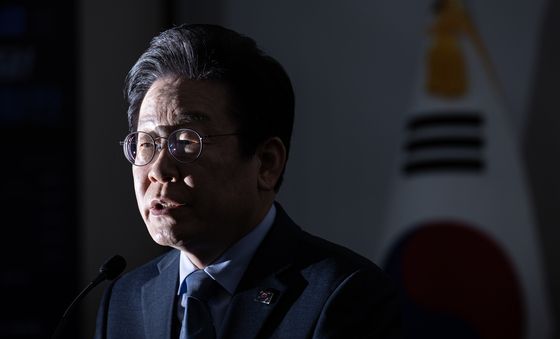 답변하는 이재명 민주당 대표