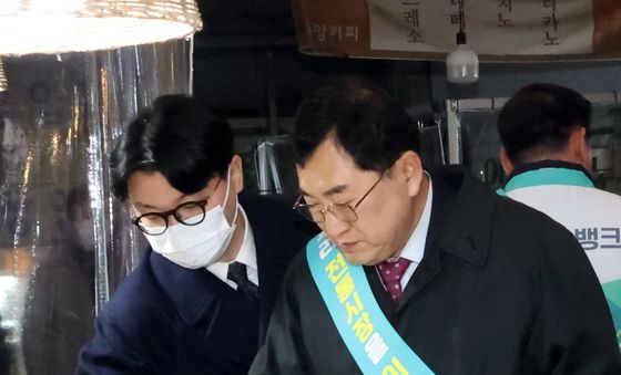 주낙영 시장 '설 준비 전통시장으로 오세요'