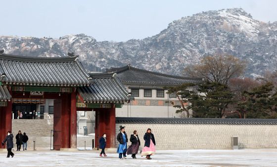 눈 내린 경복궁 나들이