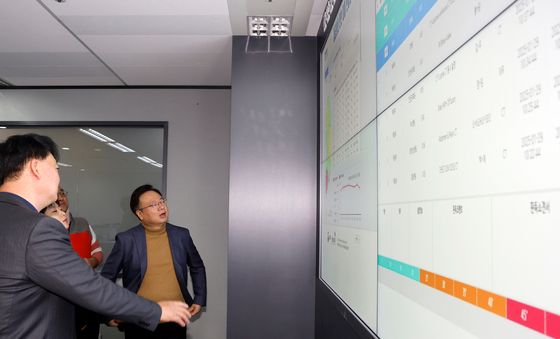 광역응급의료상황실 찾은 조규홍 장관