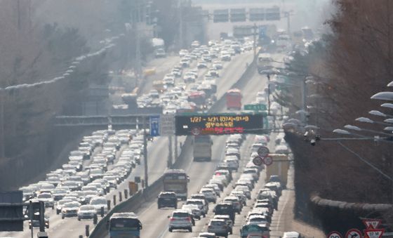 꼬리 무는 귀경행렬