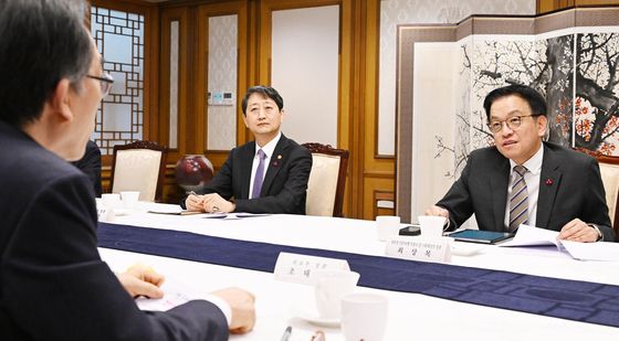 최상목 대통령 권한대행, 대외경제현안간담회 주재