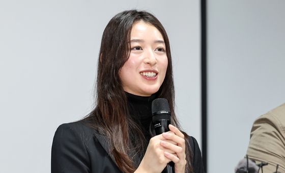 밝은 표정 되찾은 'JMS 피해자' 메이플