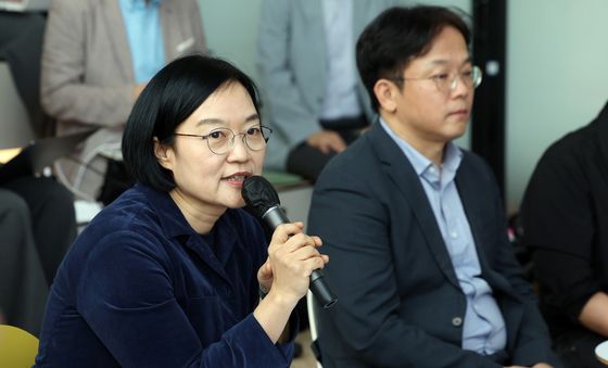 한성숙 장관 " AI 스타트업이 산업과 소상공인의 AI 대전환을 위해 지원 할 것"