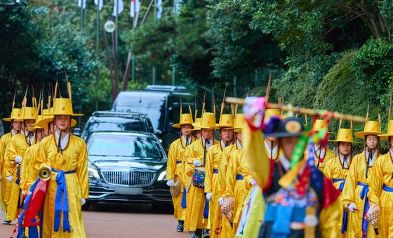 의전 받는 이시바 일본 총리 탑승 차량