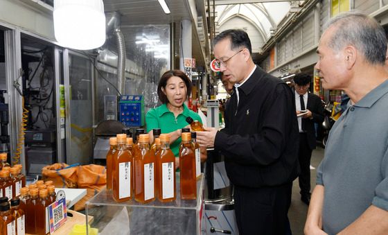 신중부시장 방문한 이형일 차관