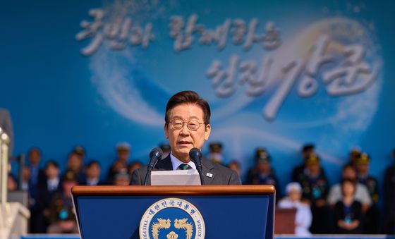 李대통령 "자주국방은 필연…한미동맹 기반 전작권 회복"