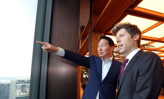 같은 곳 바라보는 최태원 회장과 샘 올트먼 CEO