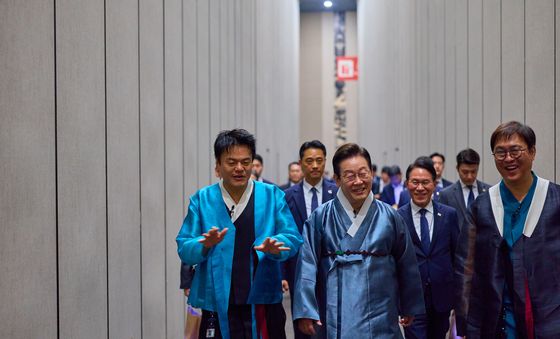 K컬처 체험존 방문한 이재명 대통령