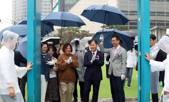 '마주해요! 대국민 캠페인' 개회식 찾은 이형훈 차관