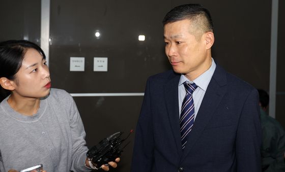 김동혁 전 검찰단장, '해병 순직 사건' 직권남용 혐의로 출석