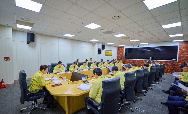 이재명 대통령, 국정자원 화재 현장 간담회