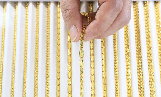 온스당 4000달러... 높아진 금값