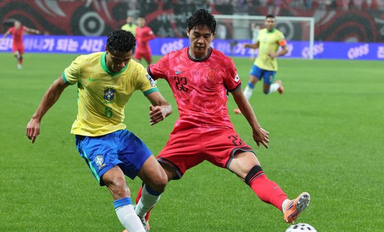 설영우 '강한 압박 수비'