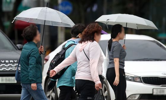 연휴 내내 내리는 비