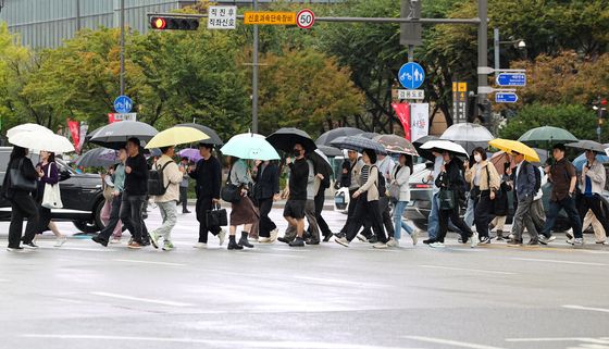 연휴 끝나고 내리는 가을비