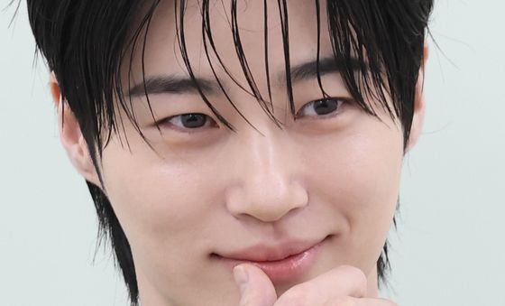 변우석, 키스를 부르는 촉촉입술