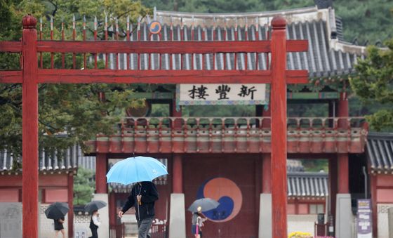 전국 흐리고 곳곳에 가을비