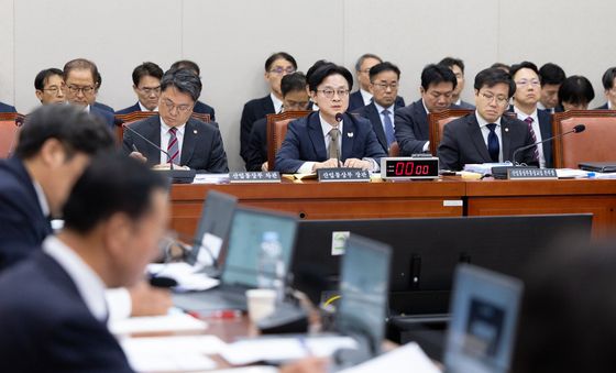 [국감] 체코 원전 관련 답변하는 김정관 장관