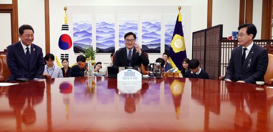 여야 원내대표 만난 우원식 의장