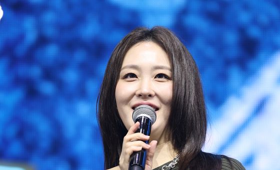 신아영, 투어스 쇼케이스 MC