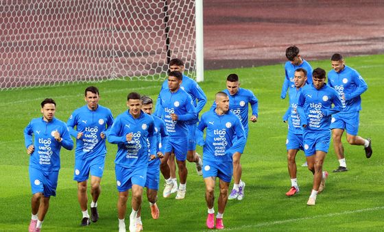 훈련하는 파라과이 축구 대표팀