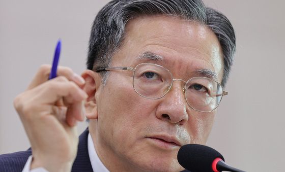 [국감]검찰 개혁 답변하는 정성호