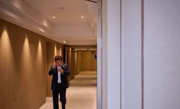 발걸음 옮기는 이재명 대통령