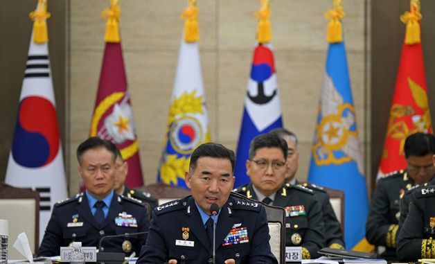 [국감]국정감사서 질의에 답변하는 진영승 합참 의장