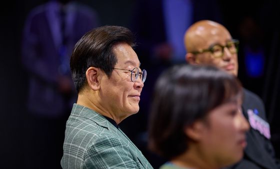 질문 경청하는 이재명 대통령