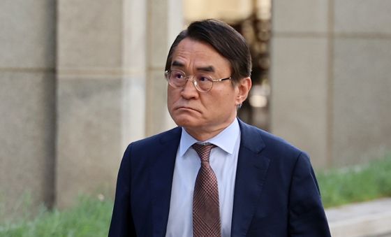 내란특검 향하는 윤 전 대통령 법률대리인