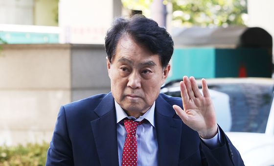 '뇌물수수 의혹' 하은호 군포시장 구속 갈림길