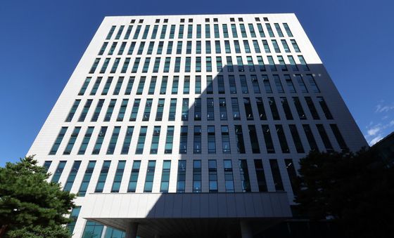 윤석열 전 대통령, 내란특검 소환 조사 출석