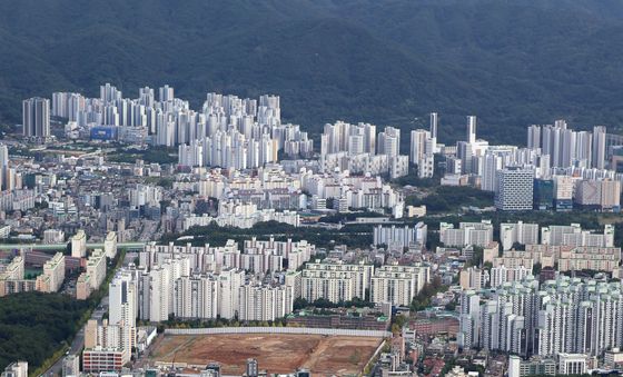 주담대 조이고, 12개 지역 토허제 …10·15 부동산 대책 발표