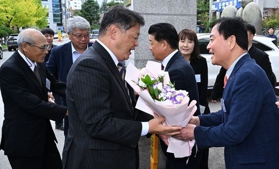 "김천시 방문을 환영합니다"