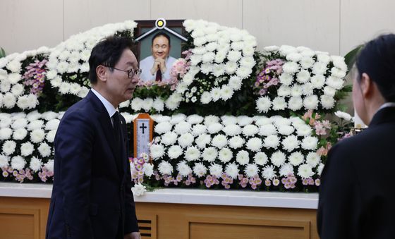 빈소 찾은 박범계