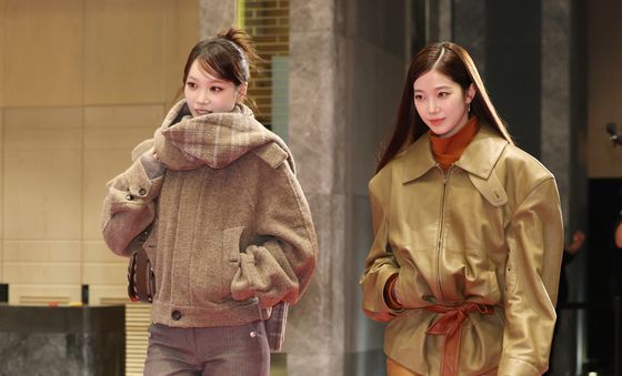 김채원·카즈하, 고혹적인 가을 여인