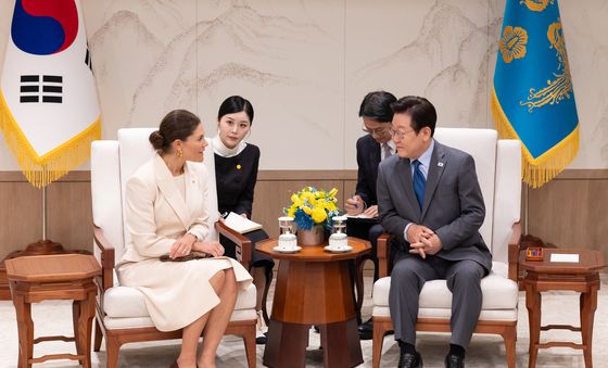 빅토리아 스웨덴 왕세녀 접견하는 이재명 대통령