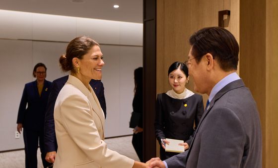 빅토리아 스웨덴 왕세녀 접견하는 이재명 대통령