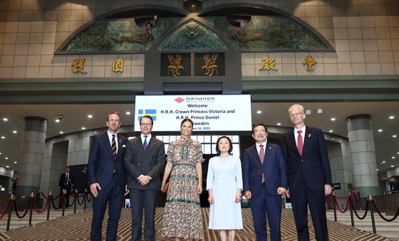 빅토리아 스웨덴 왕세녀, 전쟁기념관 방문